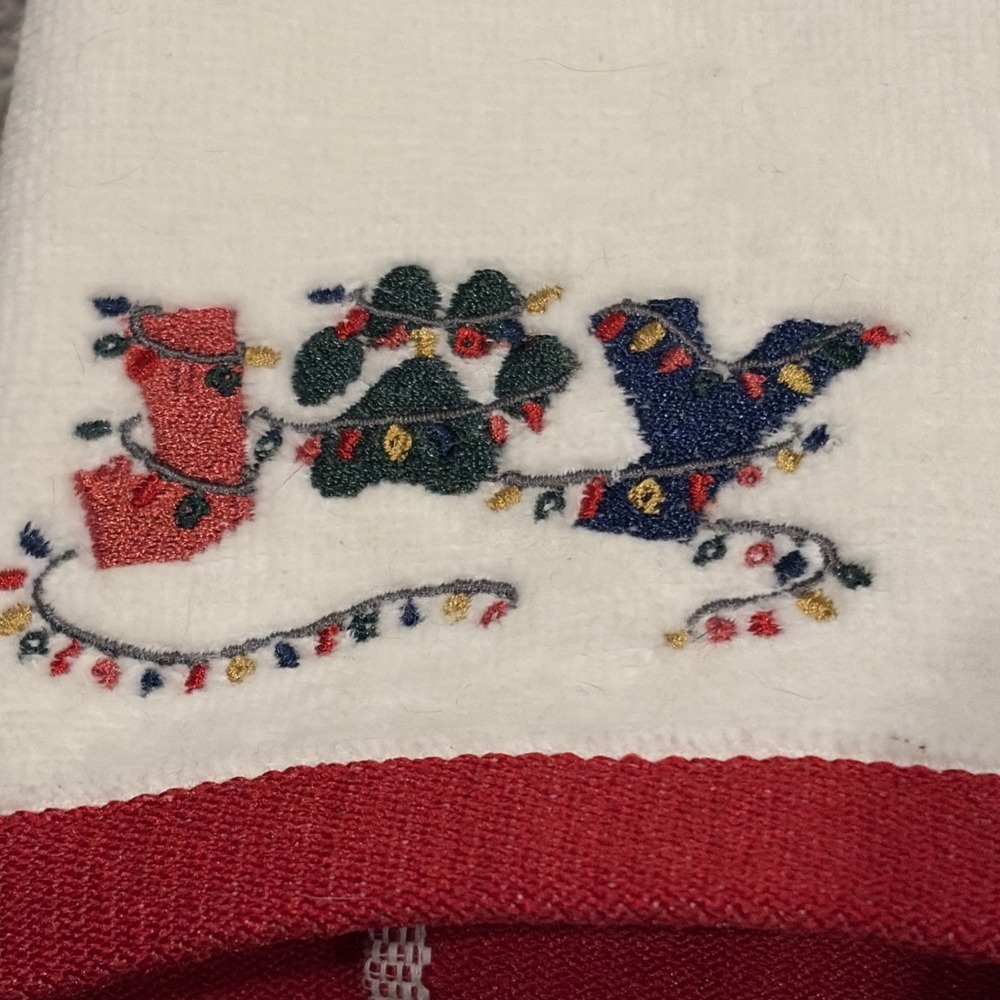 Well Dressed Home Set Of 4 Fingertip Hand Towels Christmas Joy Paw print - Picture 6 of 6
